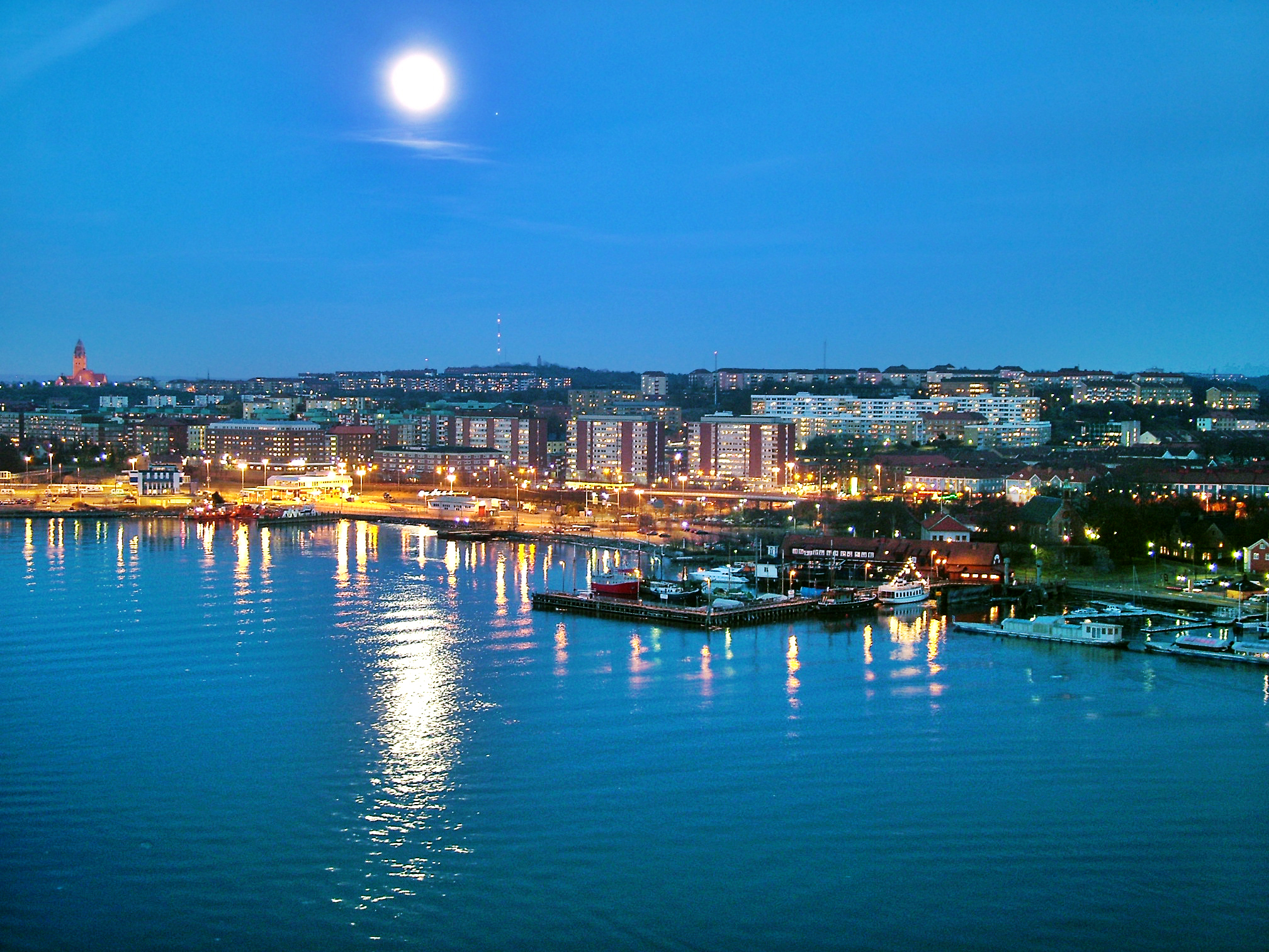 Göteborg in moon light.jpg
